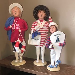 Byers’ Choice - The Carolers - Family  Beach - Mom Dad & Child - Newburyport -